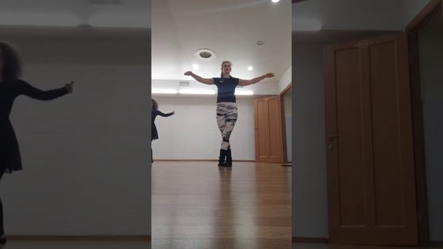 BATTEMENT JETE BALANCOIRE / БАТМАН ЖЕТЕ БАЛЕНСУАР смотреть онлайн