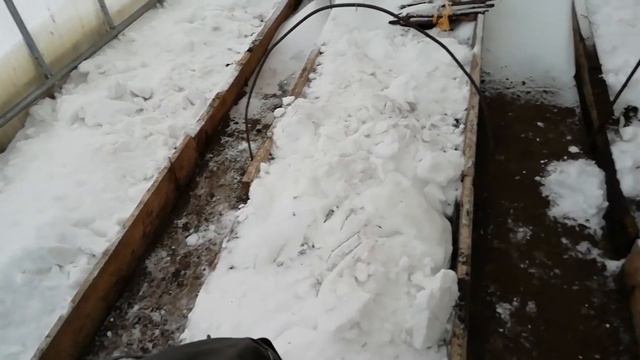 Вы еще успеете это сделать! Зачем накидывать снег в теплицу зимой. смотреть онлайн