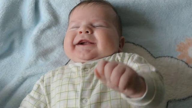 Нашему Даньке почти 3 месяца ! Наш сынок ! Развитие младенца смотреть онлайн
