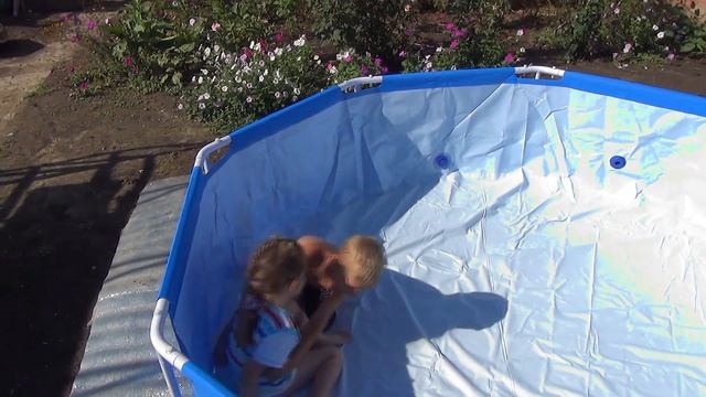 Детский бассейн в 2017 году. Орбиз в бассейн. Children's pool in 2017. Orbiz in pool смотреть онлайн