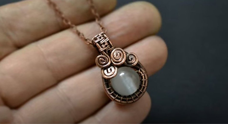 Кулон из медной проволоки и бусины в технике Wire Wrap. МК смотреть онлайн