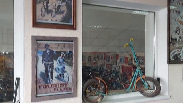 Мотоциклы и велосипеды в музее классических ретро-автомобилей Ets Classic Cars в Екате: 02.07.2023 смотреть онлайн