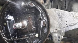 Форд Фокус -1 замена задних колодок барабанов