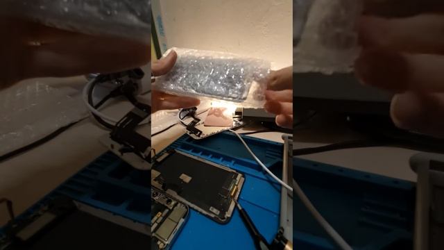 iPhone XS replacement LCD copy soft OLED / iPhone XS замена дисплея на копию Soft OLED смотреть онлайн