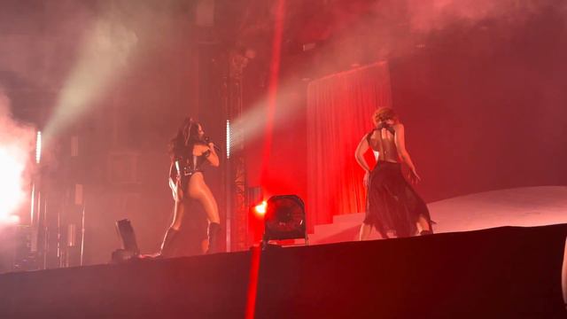 Charli XCX - Gone - Live in Chicago - April 29, 2022 - Aragon Ballroom смотреть онлайн