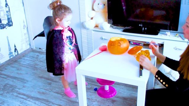 Хэллоуин для детей!А ты празднуешь хэллоуин? смотреть онлайн