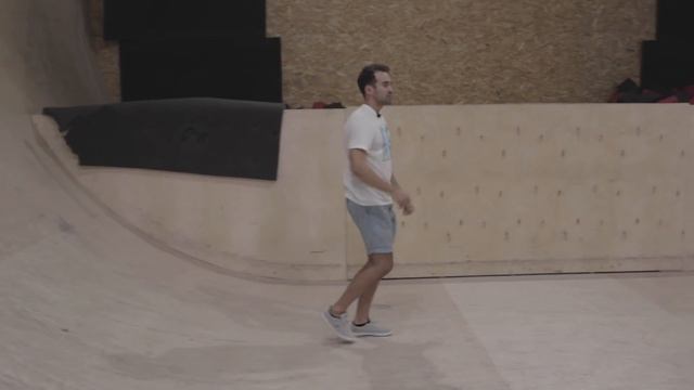 Четвертый урок по скейтбордингу. Fakie 360 Revert.