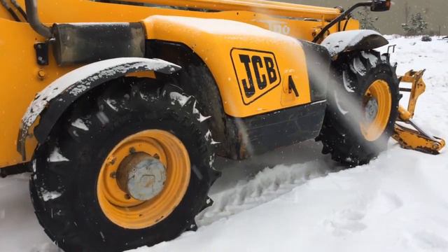 JCB 535-140 (телескопический погрузчик с наработкой) смотреть онлайн