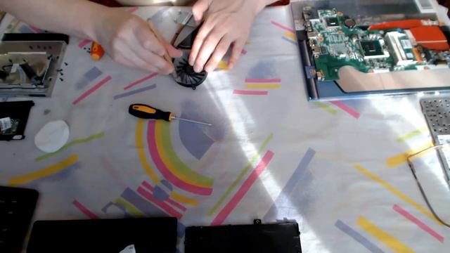 Disassembly HP Compaq Presario CQ58 282SR D3B88EA