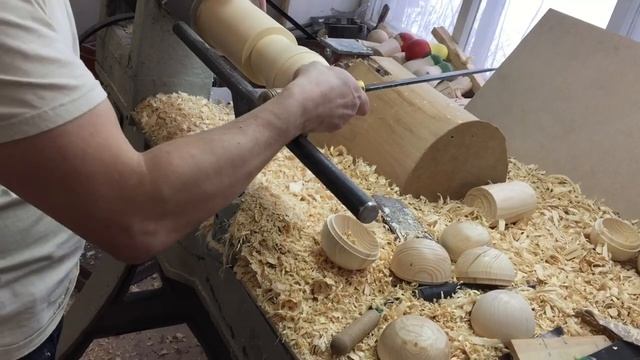 Токарь по вытачиванию матрешек. смотреть онлайн