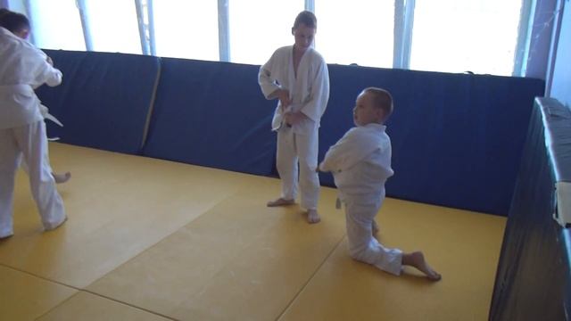 Журбенко Денис - Розуменко Коля. День борьбы . Школа № 224. Киев. 8 сентября 2016. смотреть онлайн