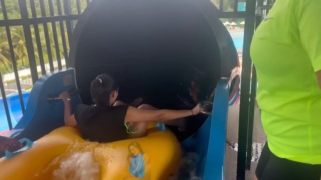 අපිත් ගියා Water Park?| pearl bay | day out #dayout #shanudrie #2023 #pearlbay смотреть онлайн
