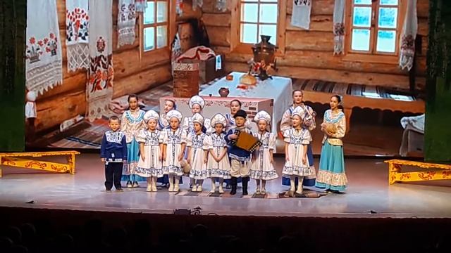 Ансамбль "Лукошко" - Русская печка #фольклор #детскийхор #лукошко #фольклорные #тихонсатюков смотреть онлайн