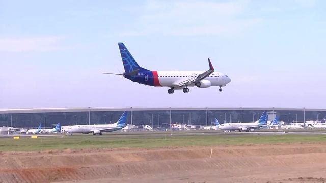 Panasonic AG-AC160 AVCCAM footage. Sriwijaya Air Landing at Soekarno Hatta International Airport смотреть онлайн