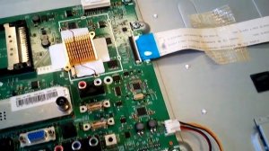 Телевизор Samsung LE32B450C4W не включается.