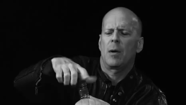 Брюс Уиллис в рекламном ролике водки Sobieski смотреть онлайн