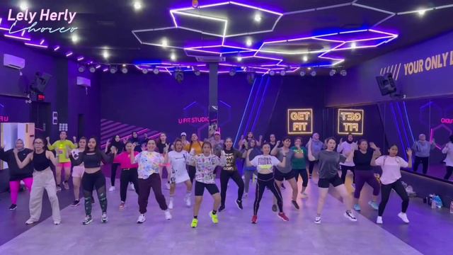 CONGA CONGA ( remix ) - DJ RAMON | ZUMBA | DANCE | WORKOUT | CHOREO | LELY HERLY смотреть онлайн
