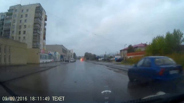 Даже абс сработала, чуть чуть до левого борта не доехал. смотреть онлайн