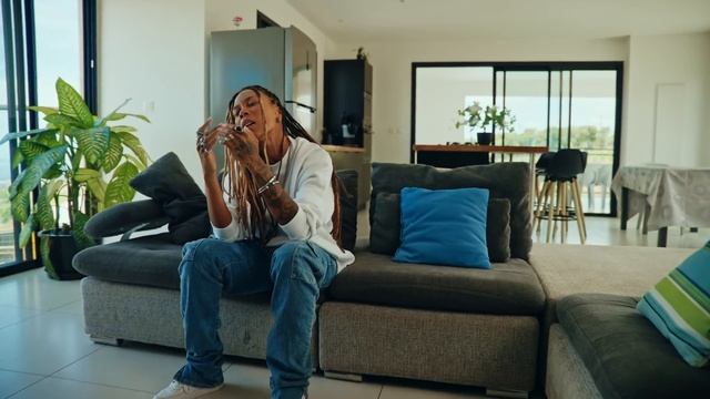 LÉA CHURROS Ft. LYCINAÏS JEAN & RM'N PROD - MON PÉCHÉ [Clip officiel] смотреть онлайн