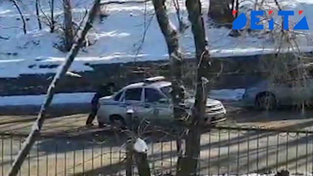 DEITA.RU Владивосток вступил в неравную борьбу со льдом на дорогах смотреть онлайн