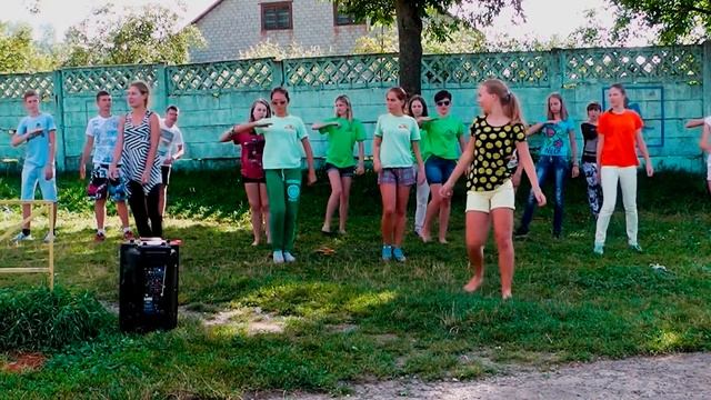 А мне все =! Я в горы хочу! Девиз в лагере Карамель. смотреть онлайн