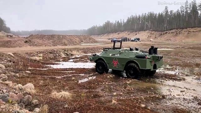 Боевая разведывательная машина с дизелем от Грузовика HINO. смотреть онлайн