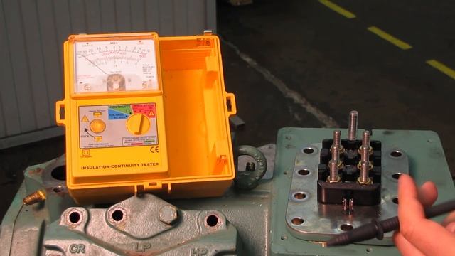 Измерение изоляции электродвигателя холодильного компрессора Bitzer смотреть онлайн