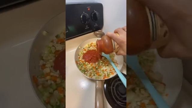 Паста в томатном сливочном соусе смотреть онлайн