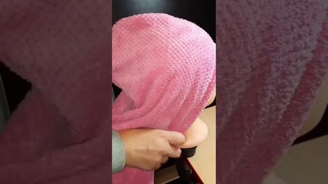 Полотенце-тюрбан из микрофибры предназначено специально для быстрой и удобной сушки волос. 11719