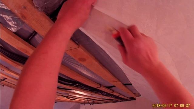 КЛЕИМ ОБОИ НА КРИВЫЕ СТЕНЫ сложная геометрия смотреть онлайн