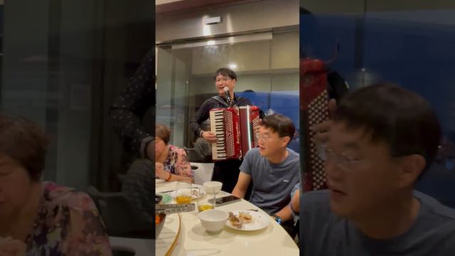 2022-09-11中秋節好友嘉賓聚會「義大利名謠 我的太陽」聲樂伴奏2-1 смотреть онлайн