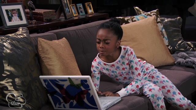 Jessie | Zuri Reads Jessie's Secret Diary ? | Disney Channel UK смотреть онлайн