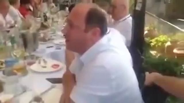 Грузины поют песню 