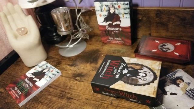 ?Seasons of the Witch: Yule Oracle ? Unboxing and FlipThru ❄️ смотреть онлайн