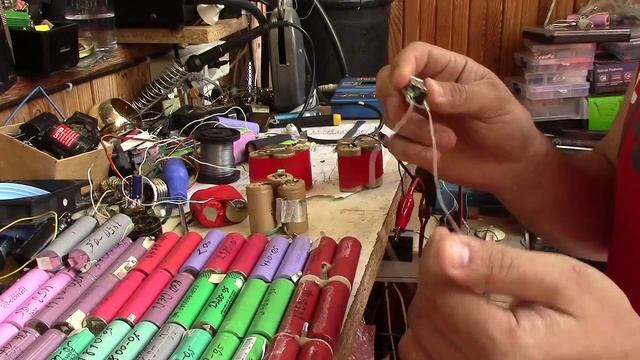 CO✔ Как сделать простейший и почти бесплатный Power Bank на базе никель-кадмиевых аккумуляторов смотреть онлайн