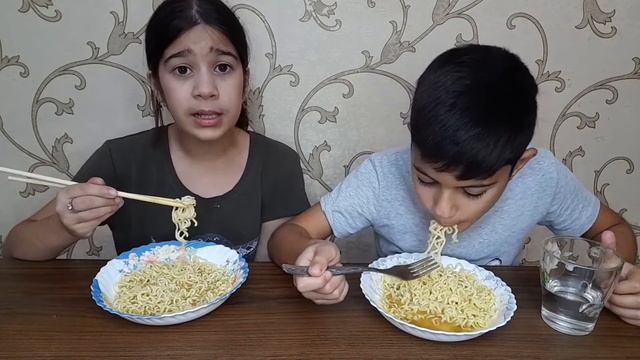 МУКБАНГ/РОЛЛТОН/ЛАПША?что мы будем снимать на канал?? смотреть онлайн