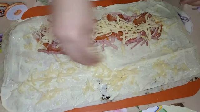 Возьми что есть в холодильнике и заверни в ЛаваШ. Take what's in the fridge and wrap in pita bread смотреть онлайн