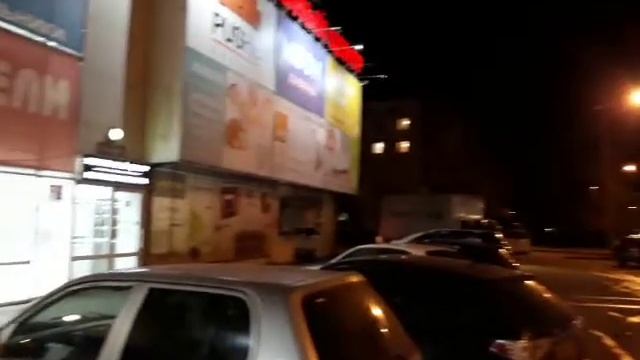 Светящийся кран возле ЖК Отражение, Абакан и магазин DNS смотреть онлайн