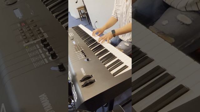 주님의 영광 나타나셨네 with MX88 (오늘은 드럼치시는 베이시스트님의 드럼이 메인.. 베이스 없어서 절대 안내려가는 건반의 미지의 영역으로 왼손 진출) смотреть онлайн