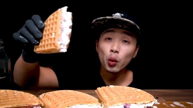 SUB] 와플대학 각종와플 디저트 리얼사운드 먹방 ASMR MUKBANG ワッフル デザート วาฟเฟิล ของหวาน вафельный Десерт 華夫餅 餐後甜點