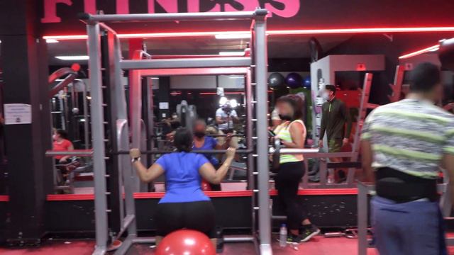 Global Fitness Chiriqui - Panama - Gimnasio de musculación en David - Salle de sport musculation 4K смотреть онлайн