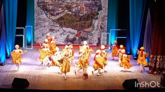 Хореографический коллектив Кубанушка г. Крымск - рук. Щедогуб В.А. - Русская балалайка смотреть онлайн