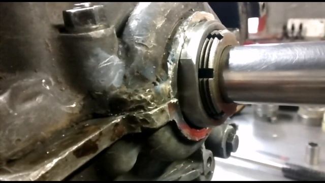 Reparando monoblock de vocho para que no tire aceite por la polea/EL ERIC смотреть онлайн
