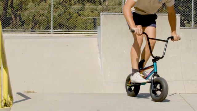 Sullivan Mini BMX смотреть онлайн