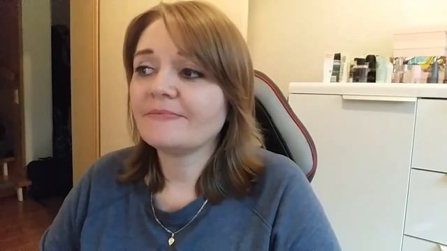ПРИХОДИТЕ В МОЙ ДОМ//Жена поет, муж на заднем плане подтанцовывает. смотреть онлайн