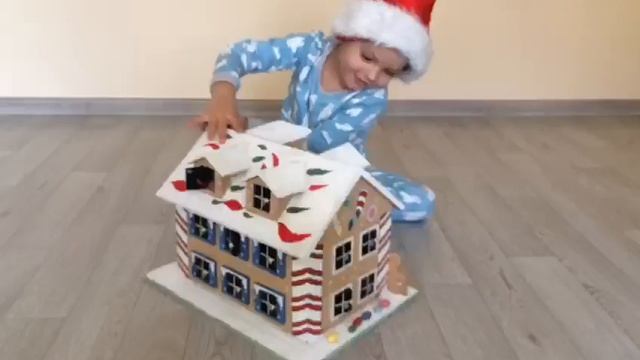 Адвент-календарь "пряничный домик" смотреть онлайн