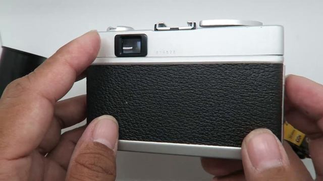 HOW TO USE KONICA C35 AUTOMATIC * QUICK REVIEW * TUTORIAL *RANGEFINDER 35 MM FILM CAM* SAMPLE PHOTO смотреть онлайн