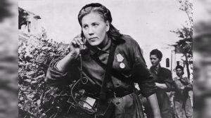 Дарья Симоненко(Чаруша)«Щербатый месяц»........песня из сериала «А зори здесь тихие».Китай