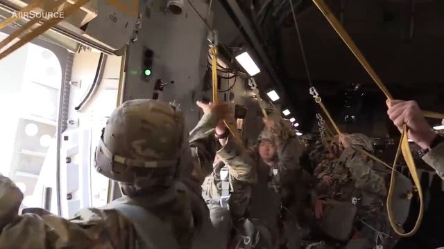 Paratroopers Static Line Jump From C-17 смотреть онлайн