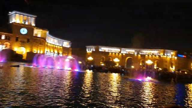 ПОЮЩИЕ Цветные Фонтаны Еревана .SINGING Colored Fountains of Yerevan.Երգում են Երևանի շատրվանները смотреть онлайн